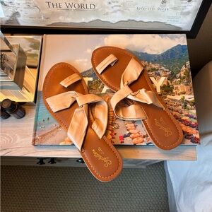 Seychelles Tan and Cream Sandals